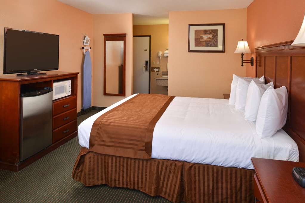 Americas Best Value Inn & Suites Bakersfield E - photo 12