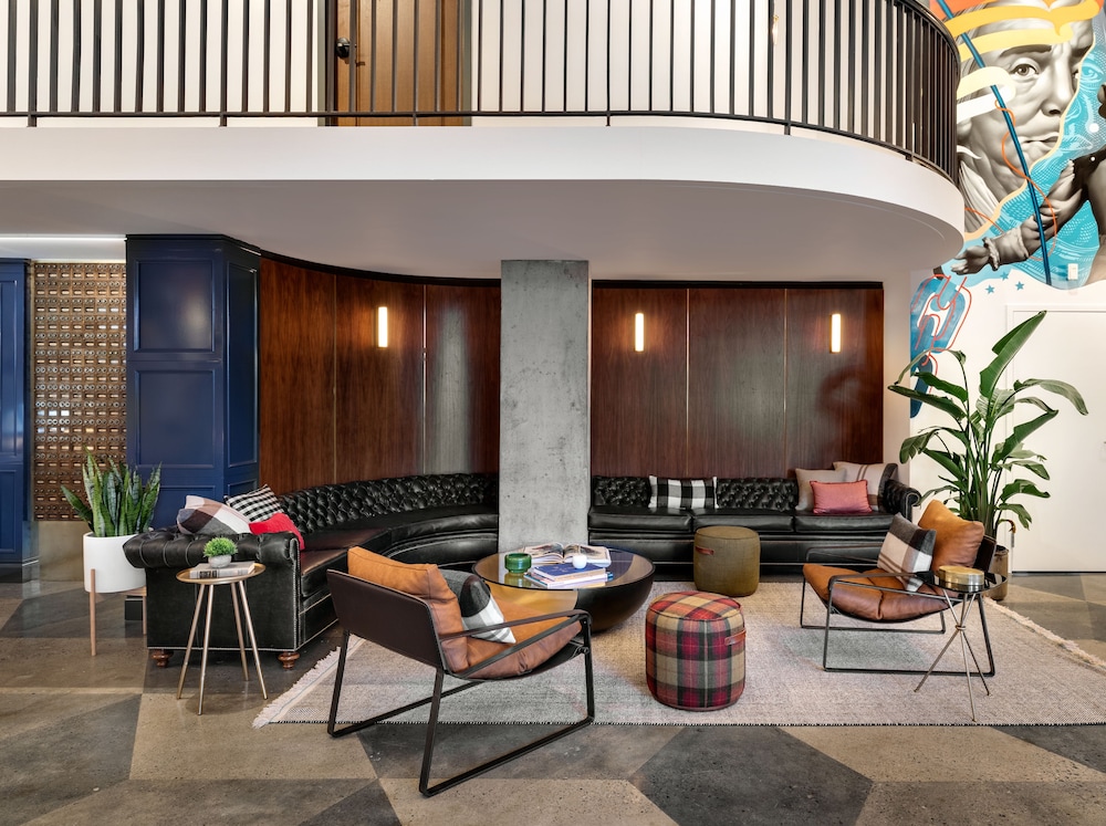The Revolution Hotel - photo 6
