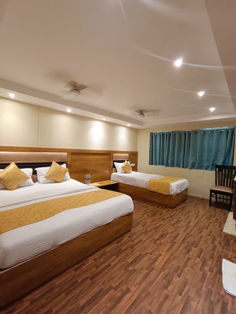 Hotel Rishi International