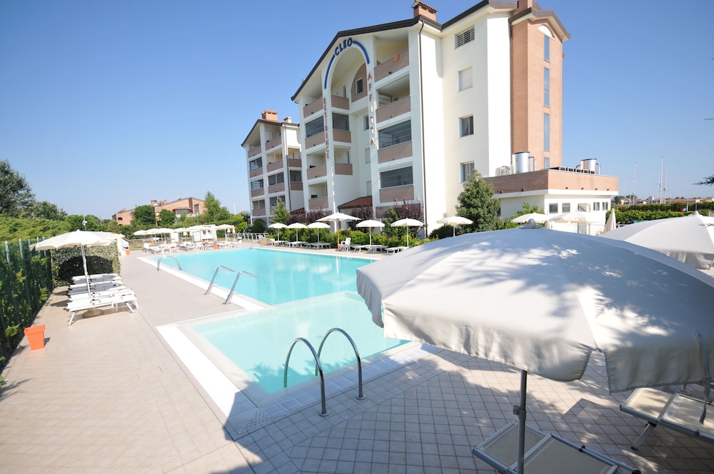 Residence Cleo — 4-Star Luxury Hotel in Comacchio, Italy
