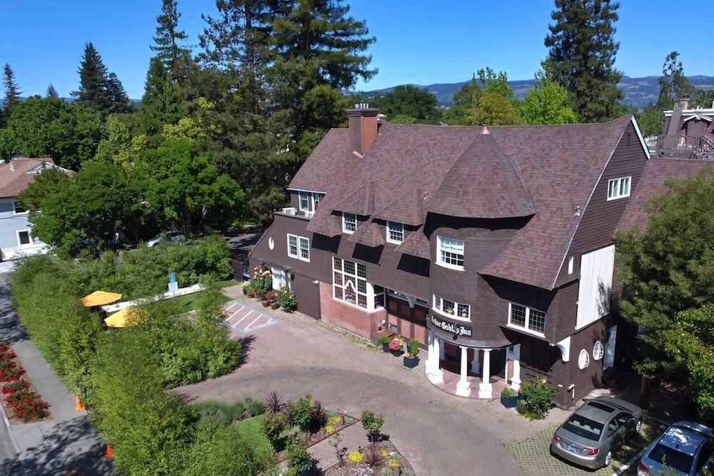 Cedar Gables Inn - photo 65