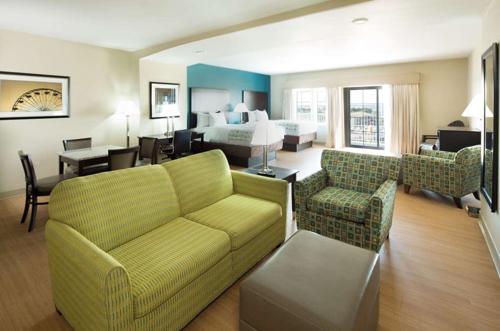 La Quinta Inn & Suites by Wyndham Ocean City - photo 27