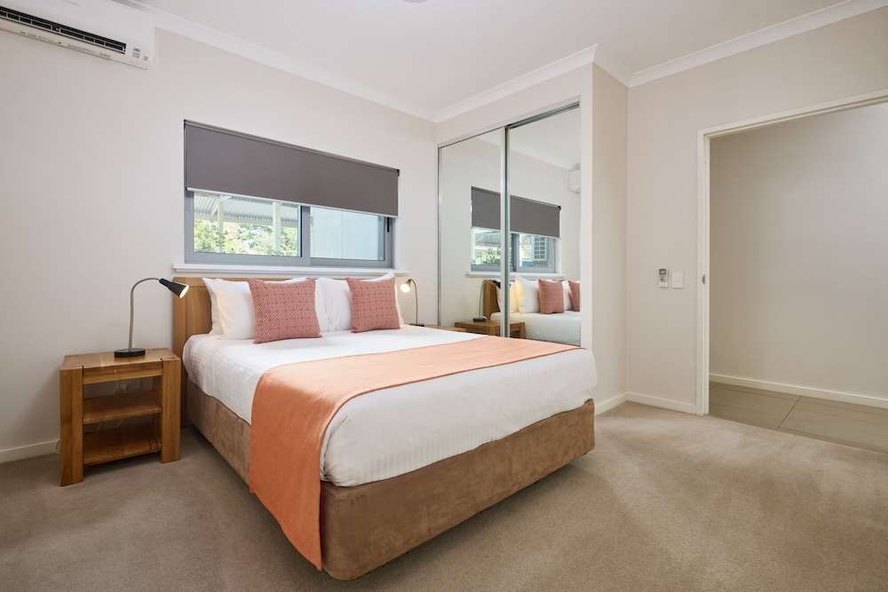 Airport Apartments by Vetroblu — 4-Star Luxury Hotel in Redcliffe, Australia