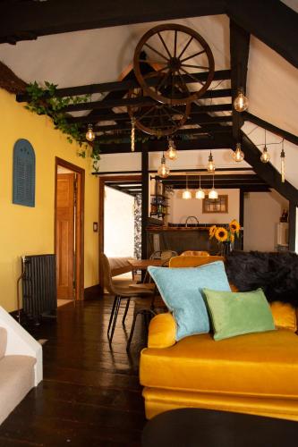 Quirky Boutique 1840s Stable in Torquay, United Kingdom