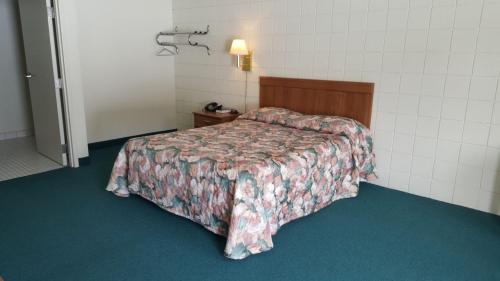Oakridge Motel - photo 8