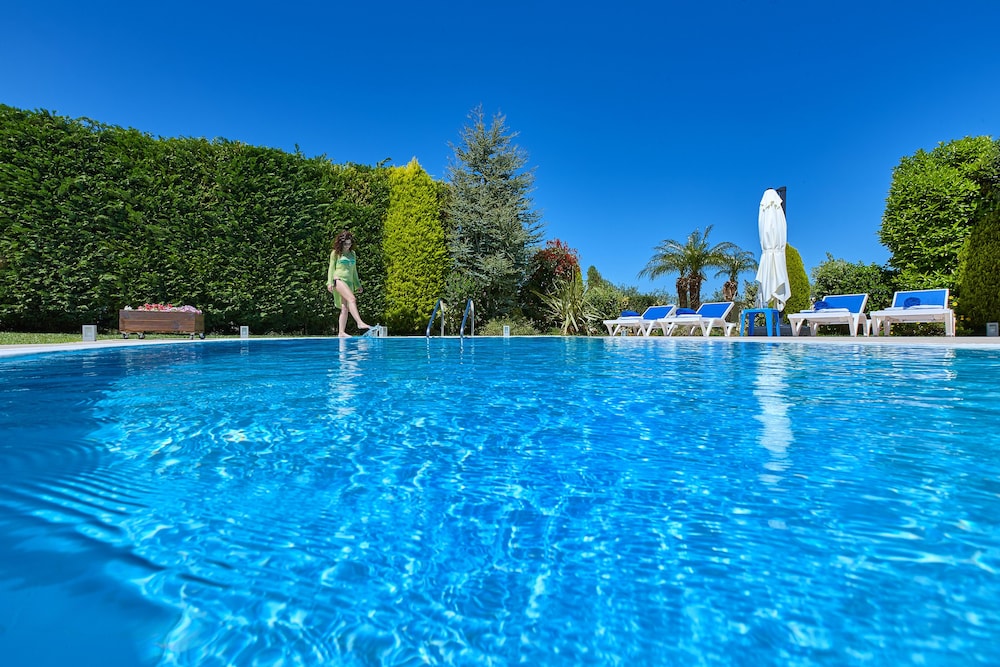 Boutique Residence — 4-Star Luxury Hotel in Irakleion, Greece