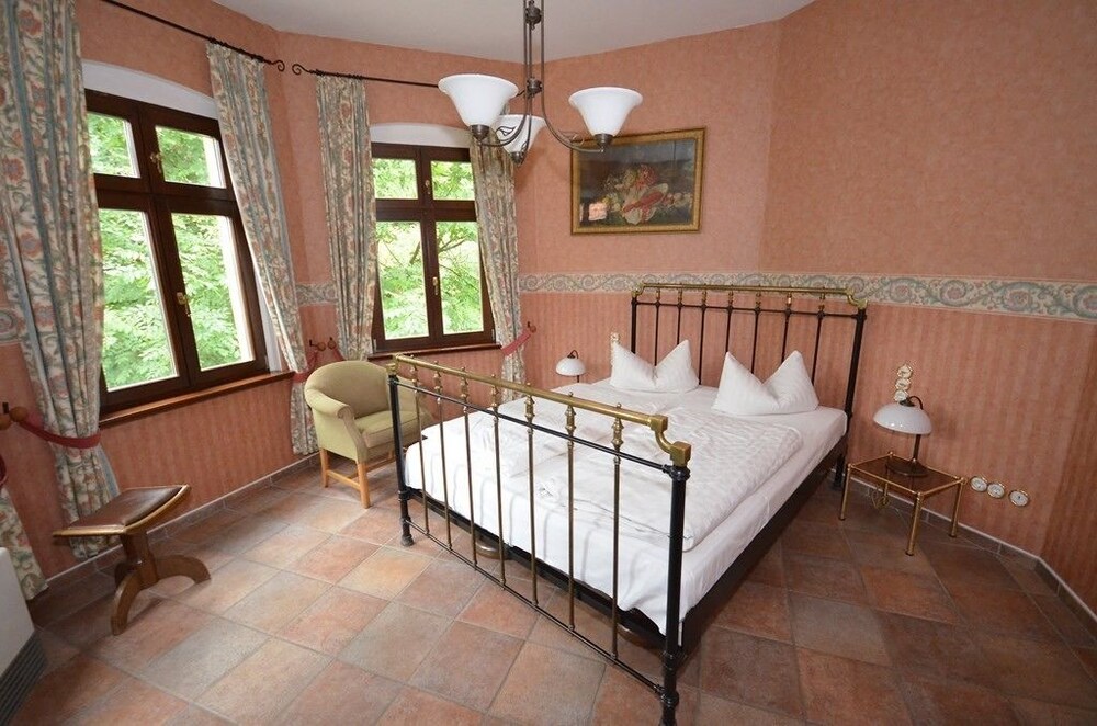 Parkschlößchen Hotel — Bad Liebenwerda — photo 4