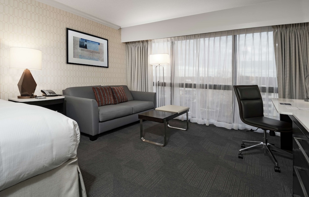 Hilton Greenville - photo 16