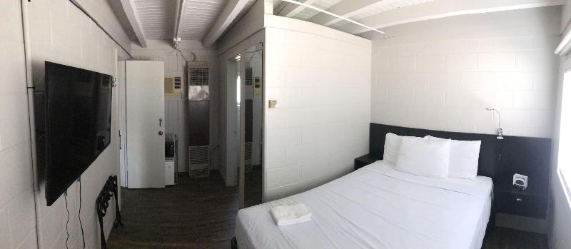 The Cedar Motel - photo 10