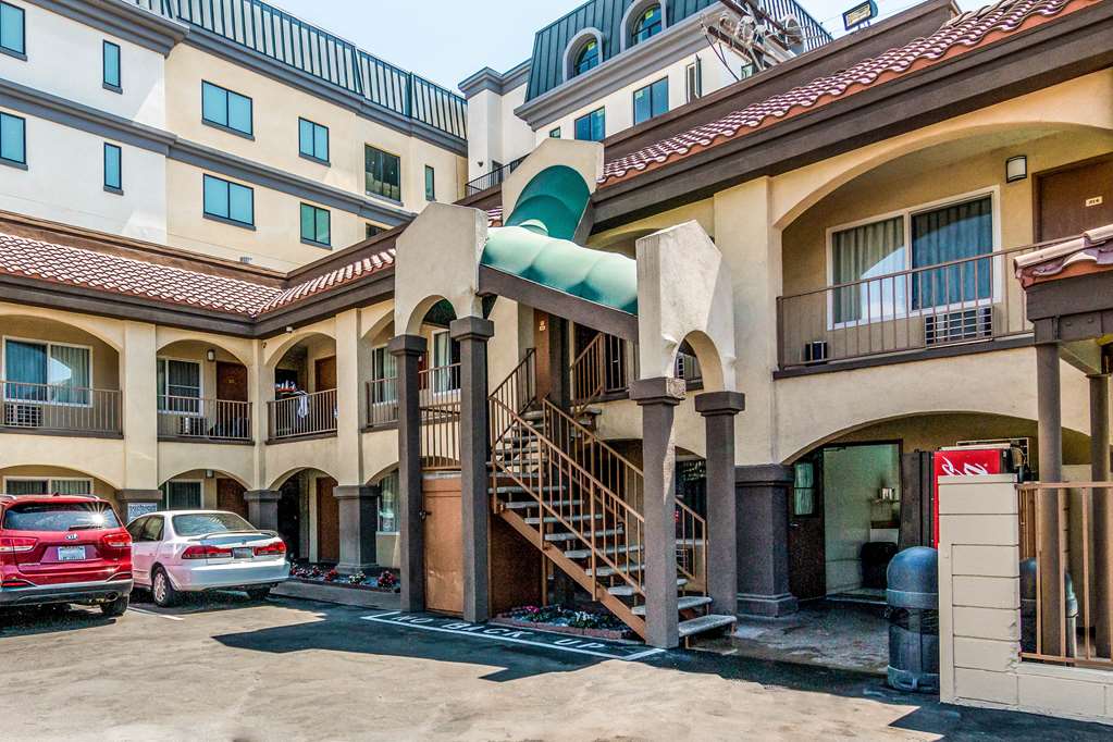 Hotel image of Rodeway Inn Regalodge