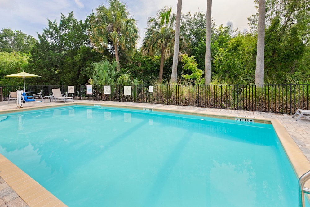 Holiday Inn Express Hotel & Suites Largo Clearwater by IHG - photo 17