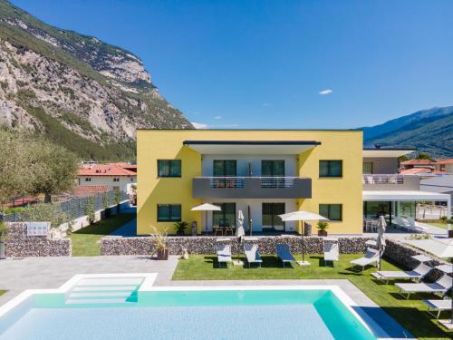 Ca' de L'Olif Holiday Clima Apartments — 4-Star Luxury Hotel in Dro, Italy