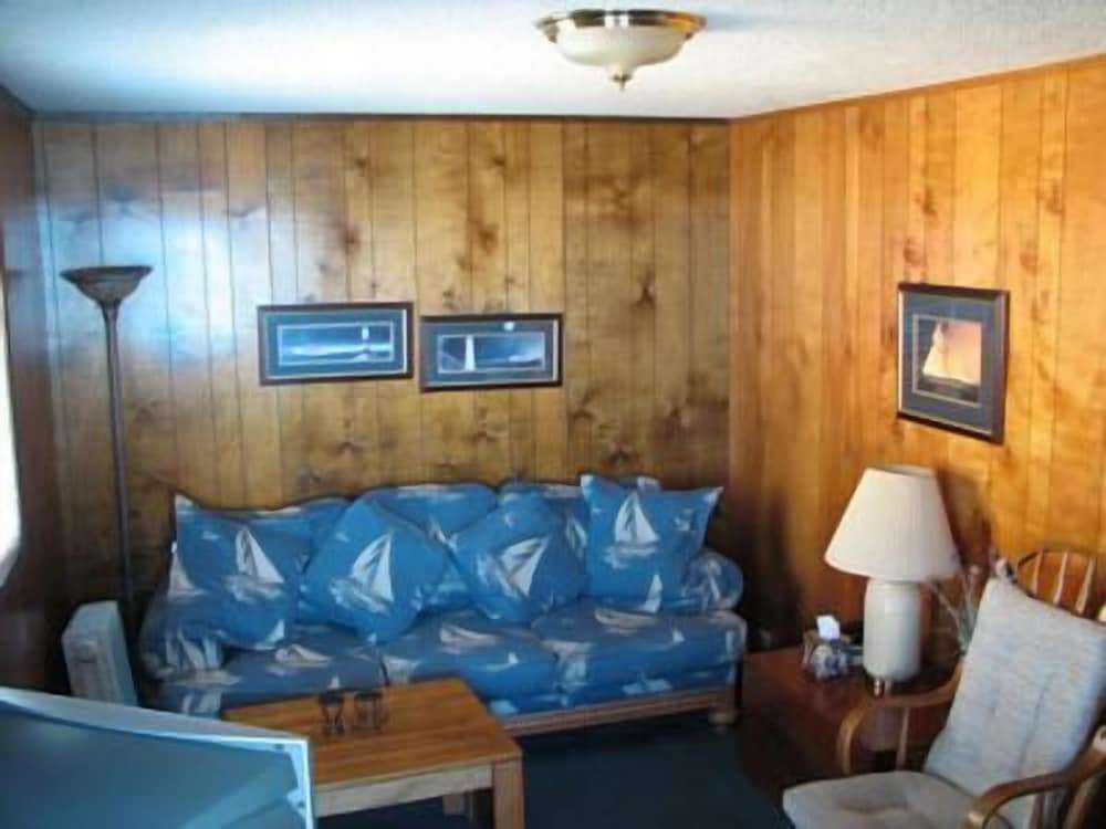 Bodega Harbor Inn - photo 18
