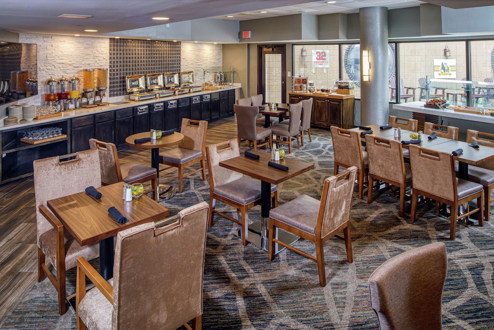 DoubleTree by Hilton Appleton - photo 37