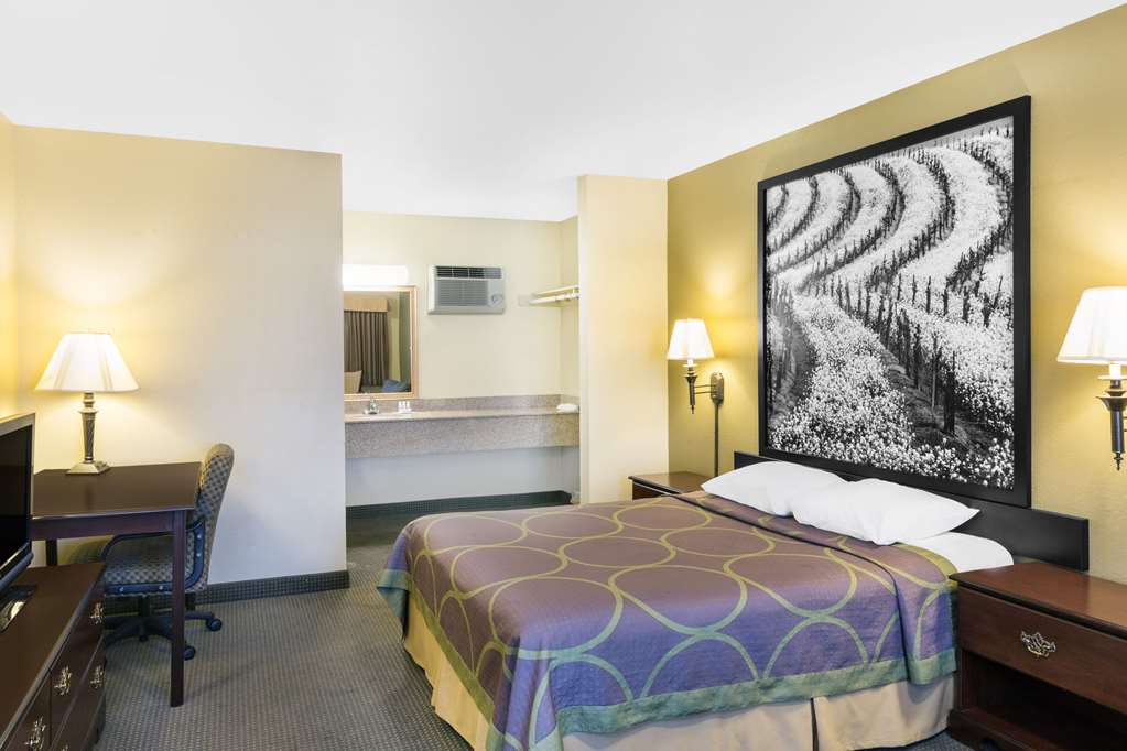 Super 8 by Wyndham Corning - photo 12