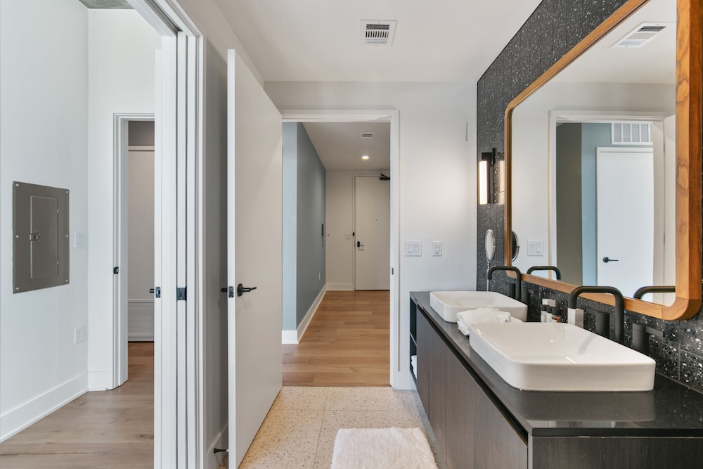 Austin Condo Hotel - photo 730