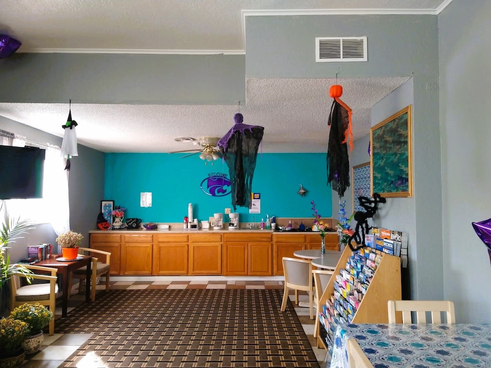 Grand View Plaza Inn & Suites - photo 7