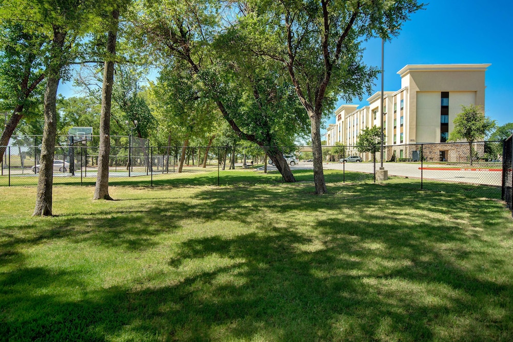 Hampton Inn & Suites Dallas Plano East - photo 38
