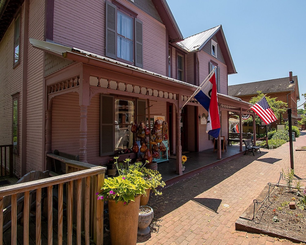 Country Squire Inn & Suites - photo 20