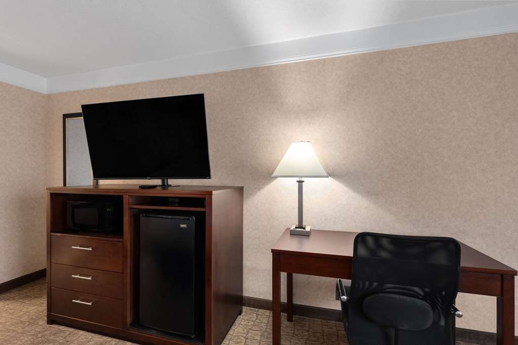 Days Inn by Wyndham Columbia Kentucky - photo 30