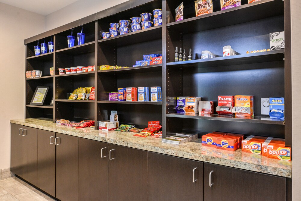 Holiday Inn Express Hotel & Suites Emporia Northwest by IHG - photo 20