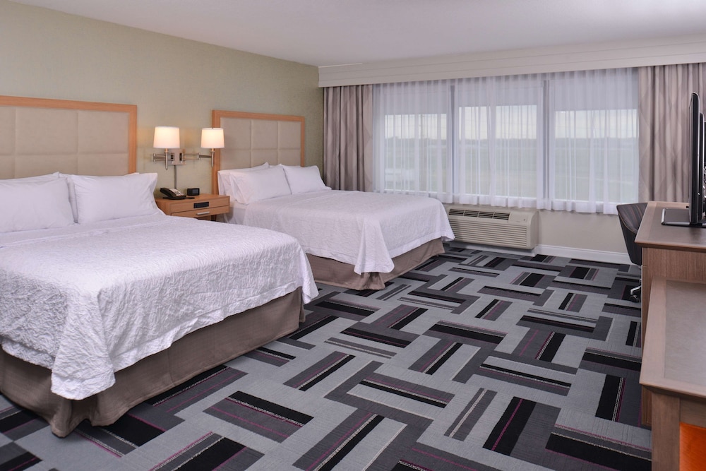 Hampton Inn & Suites Ames - photo 9