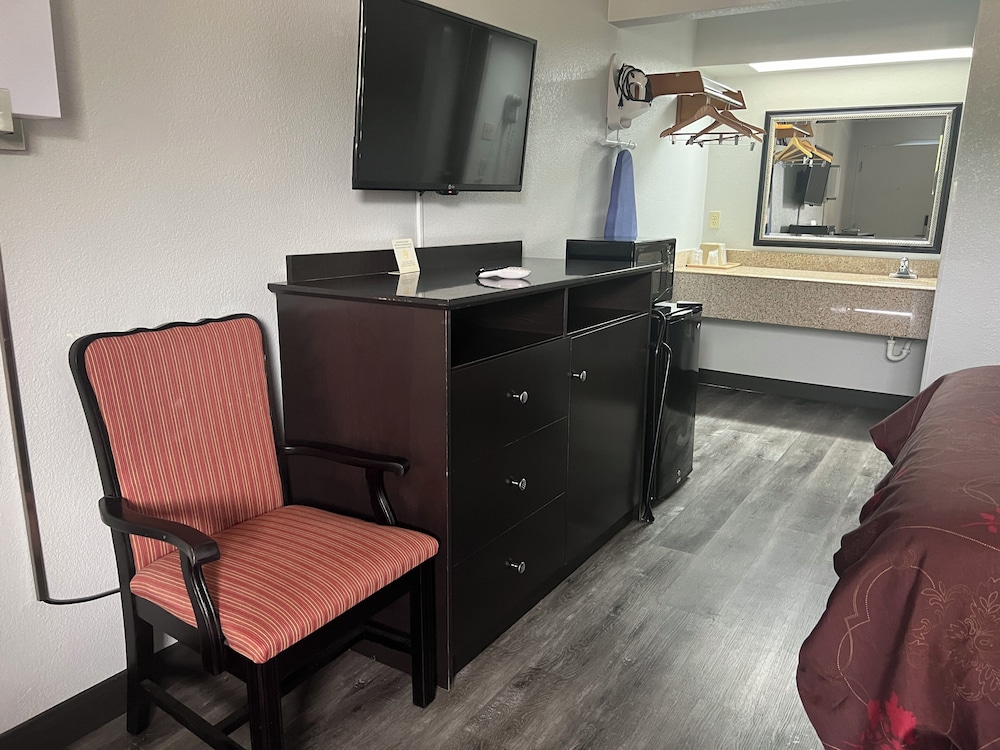 Americas Best Value Inn Pontotoc - photo 8