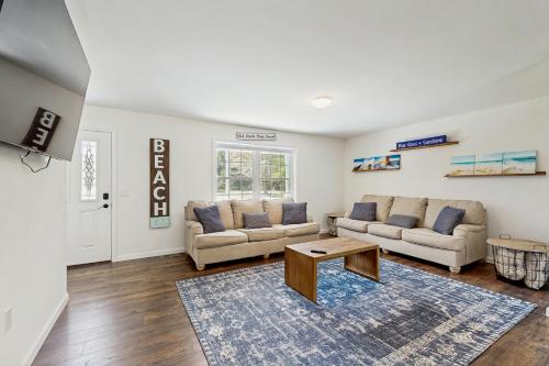 Holly Park 36568 Berry Ct — hotel in Ocean View