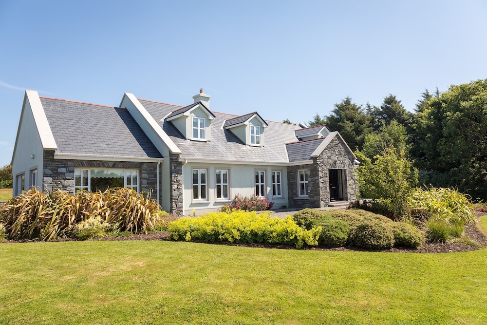 Ballinakill Lodge — 4-Star Luxury Hotel in Gaillimh, Republic of Ireland