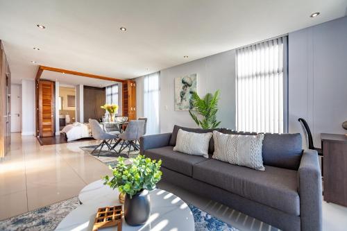 Modern Beachfront Studio 133 Eden on the Bay