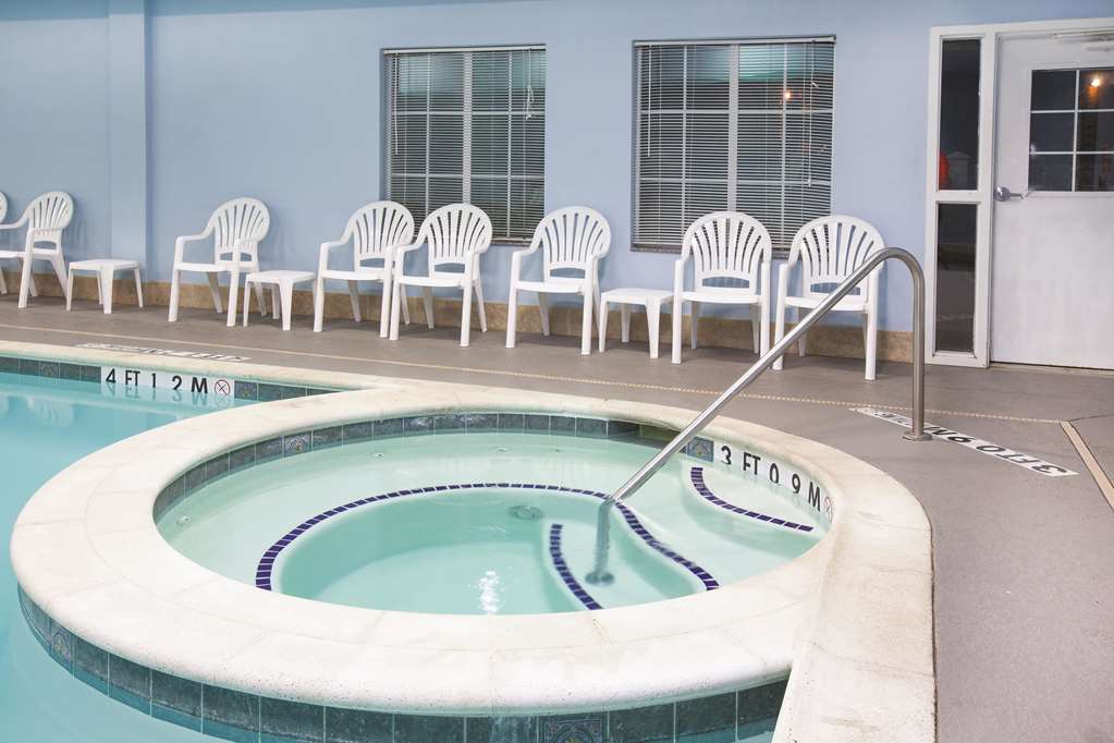 La Quinta Inn & Suites by Wyndham Garland Harbor Point - photo 10