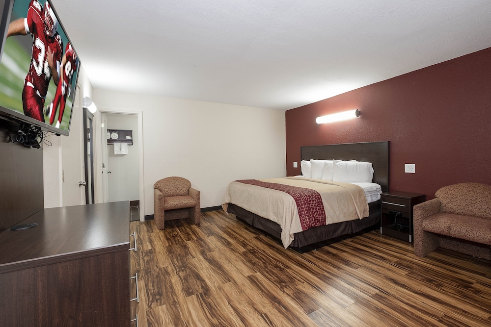 Red Roof Inn Starkville University - photo 16