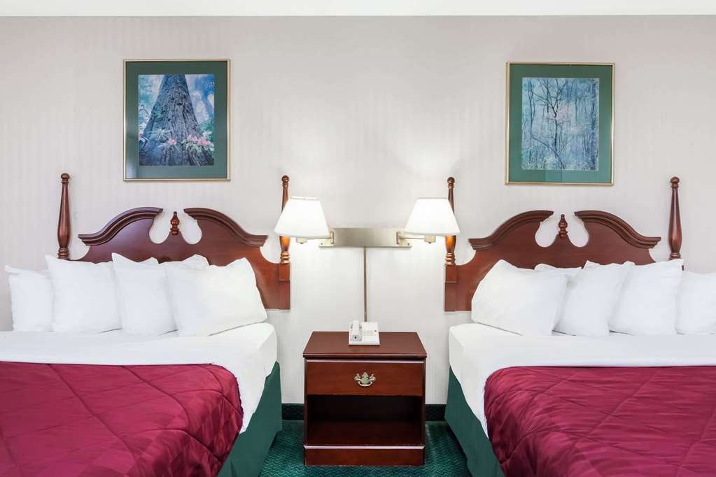 Baymont by Wyndham Queensbury Lake George - photo 12