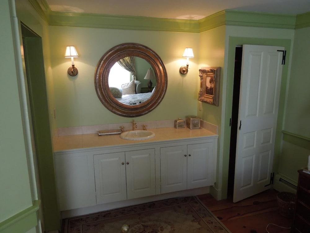 Admiral Farragut Inn - photo 20