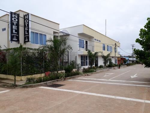 Hotel La Fuente J N — La Macarena