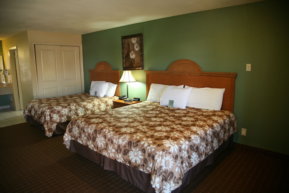 Coach Light Inn Brenham - photo 8