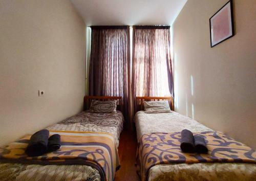 City Center 2BDR Apartment near Rustaveli Av