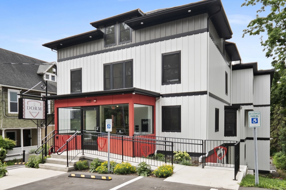 The Dorm Hotel - carbon neutral hotel in Ithaca