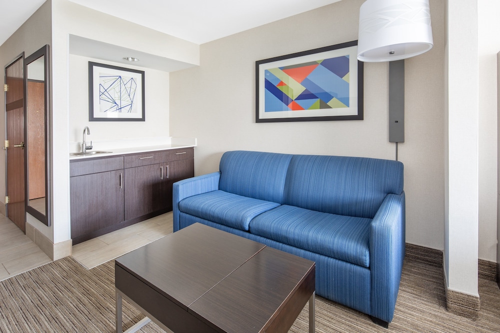 Holiday Inn Express Hotel & Suites Bishop by IHG - photo 27