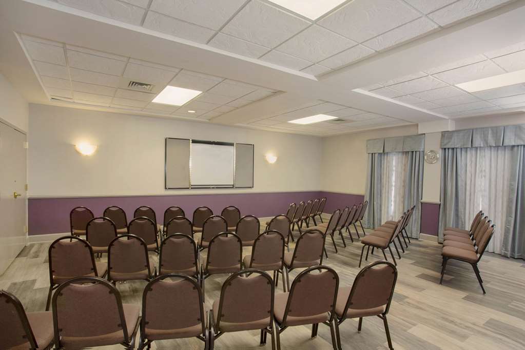 La Quinta Inn & Suites by Wyndham Mobile Daphne - photo 26