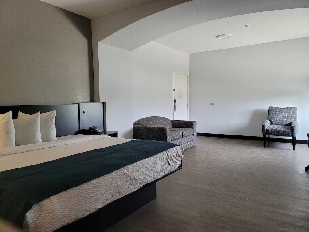 Days Inn & Suites by Wyndham Gonzales TX - photo 12