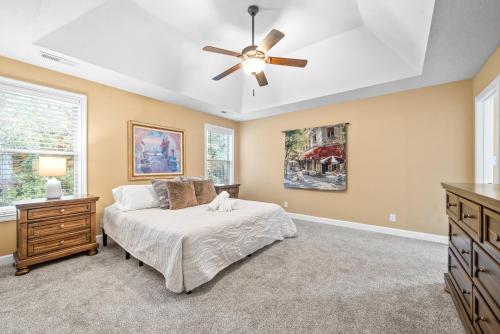 The Fox House Spacious 3 Bedroom Home in Clarksville TN — 4-Star Luxury Hotel in Clarksville, United States
