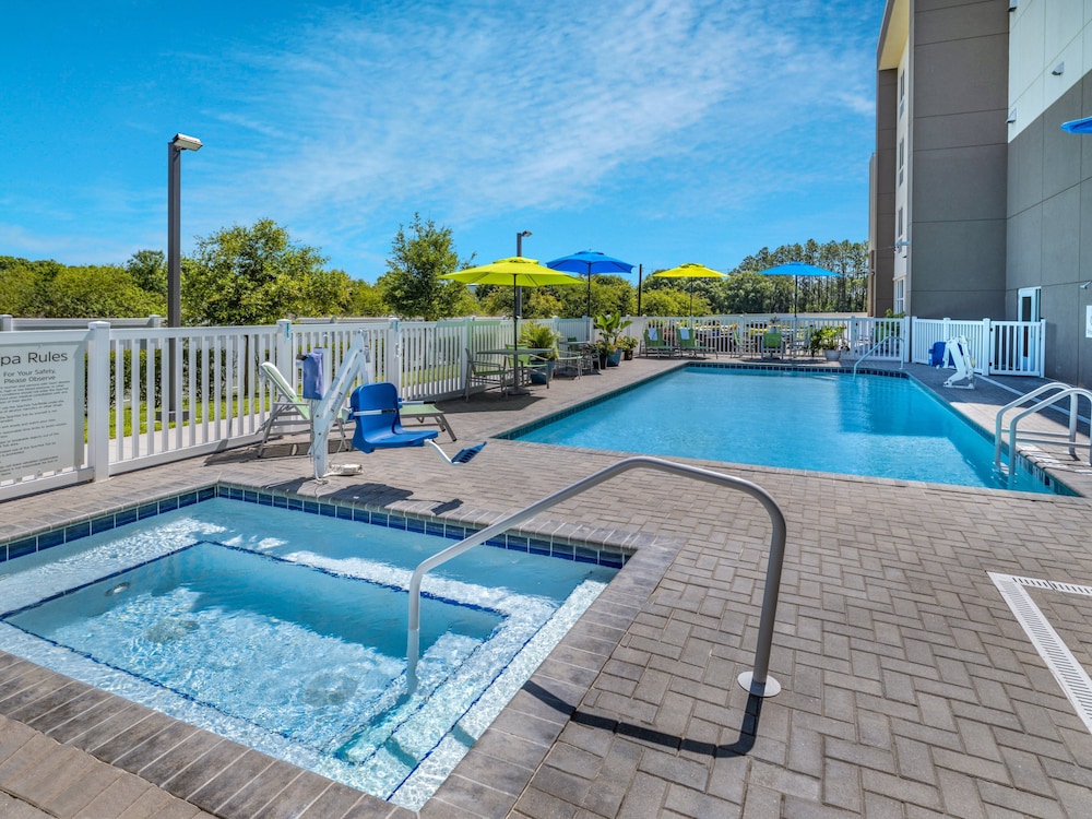 Holiday Inn Express & Suites Ruskin by IHG - photo 32