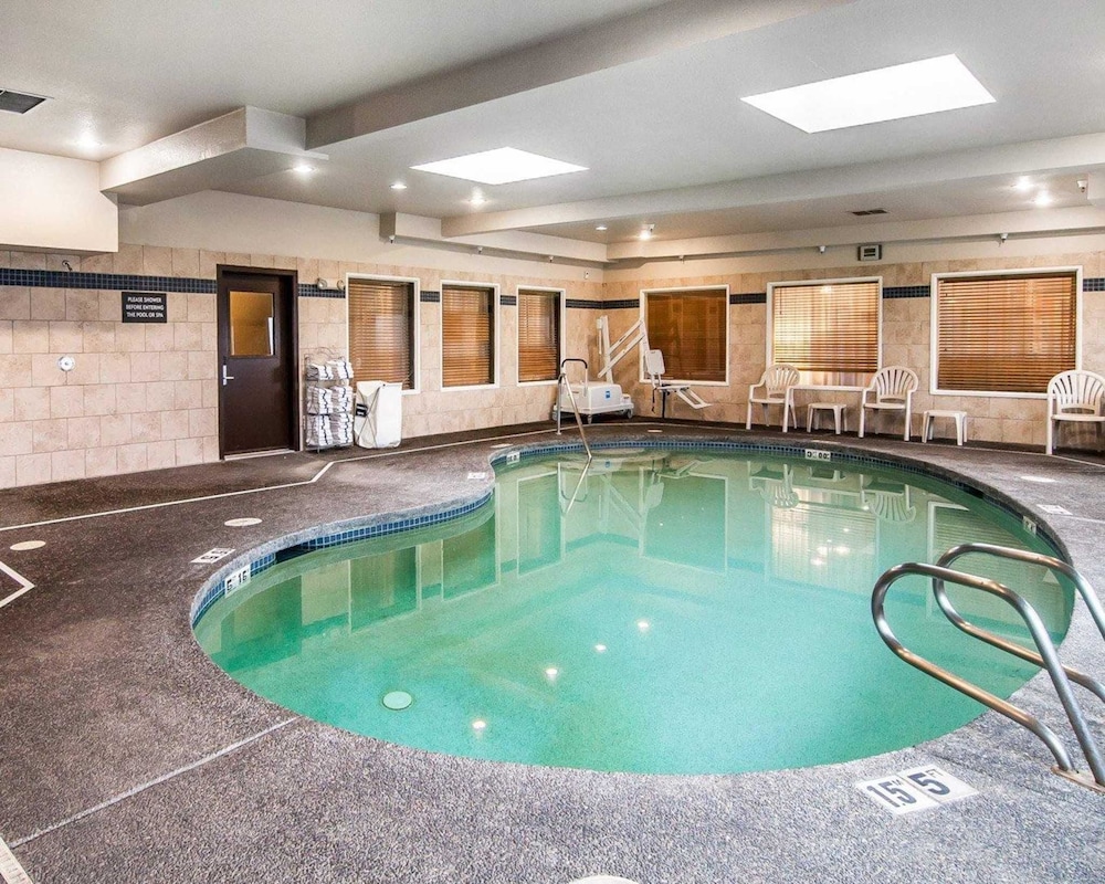 Comfort Inn Columbia Gorge - photo 23