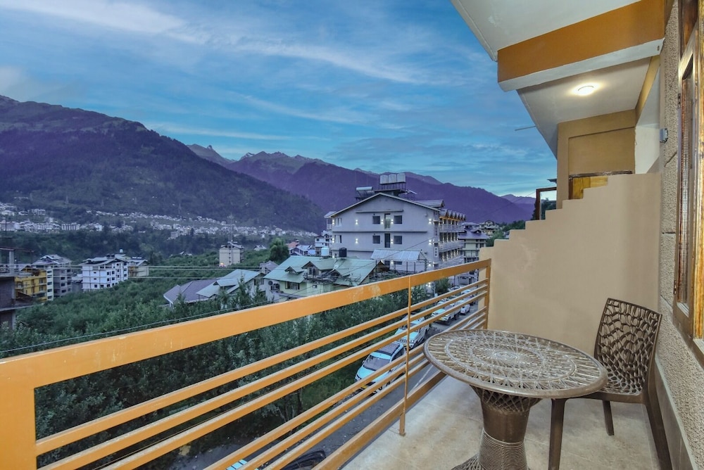 Sky Bird Nest - carbon neutral hotel in Manali