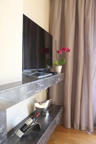 Tsiklauri Luxurious Apartment in the City Centre