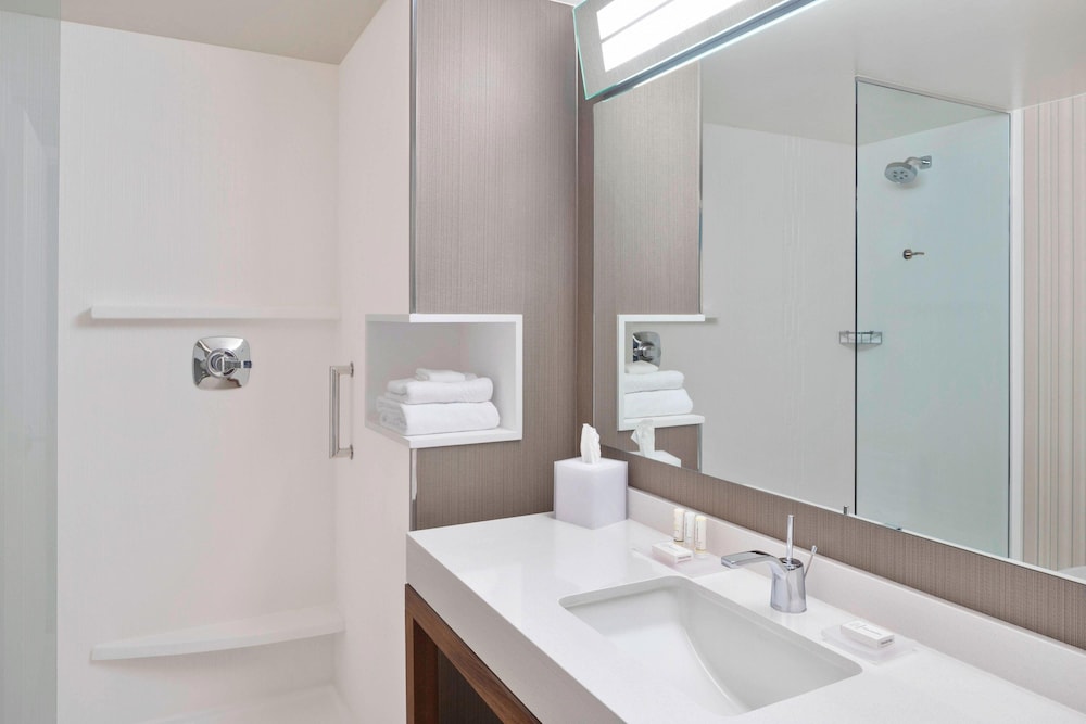 Courtyard by Marriott Albany Troy Waterfront - photo 16