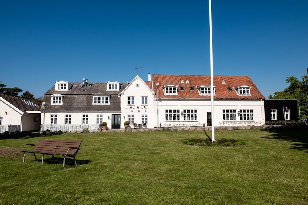 Rødvig Kro og Badehotel — hotel in Rodvig