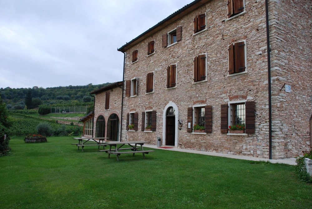 Costa degli Ulivi — hotel in Fumane