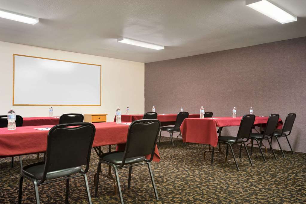 Travelodge by Wyndham Cheyenne - photo 14